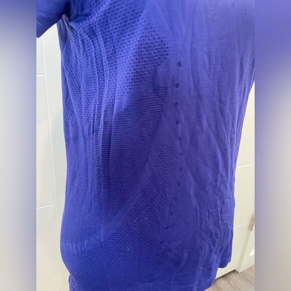 Stretchy champion brand workout tee - Picture 2 of 6